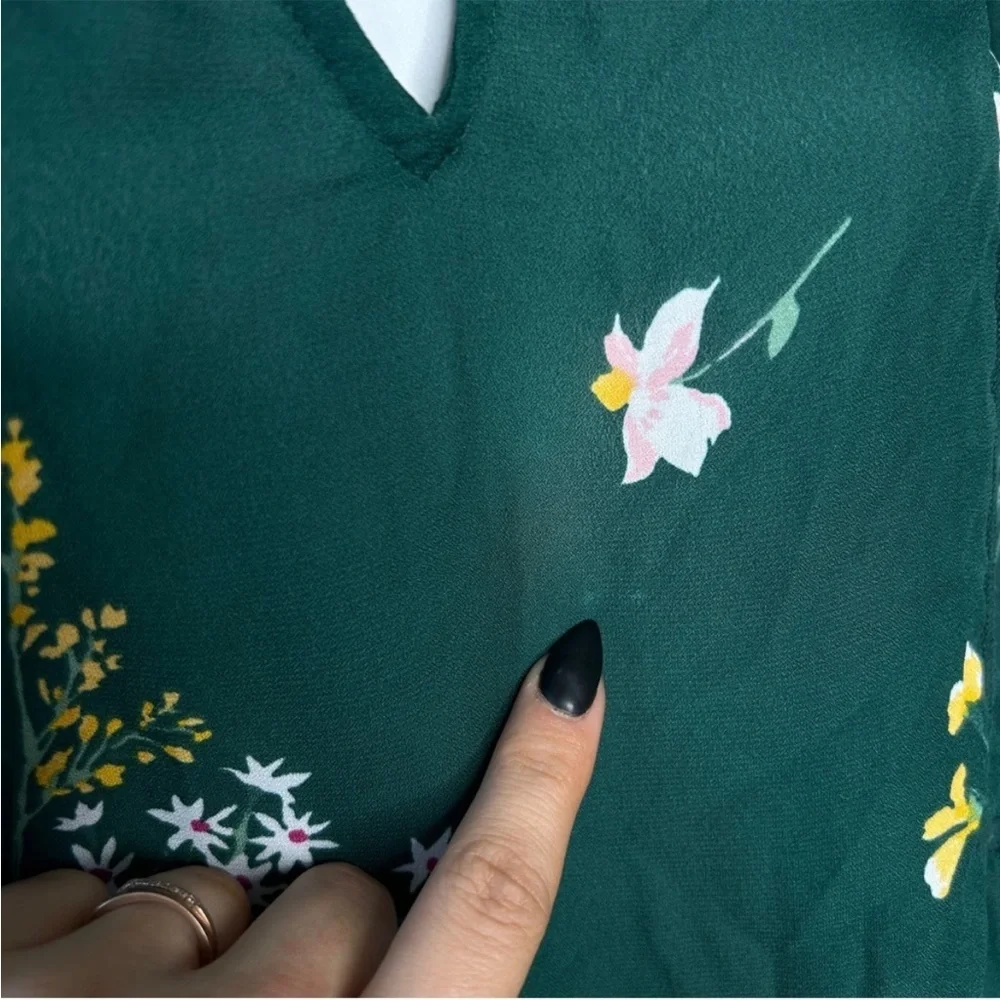 OLD NAVY Dark Green Floral Print Georgette Swing Blouse Size Medium - Picture 10 of 10